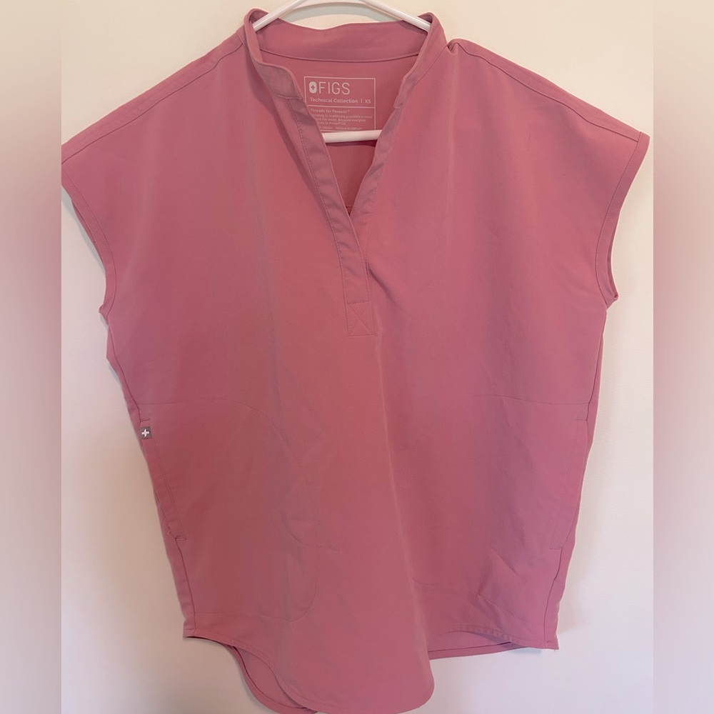 XS Chalk Pink FIGS Rafaela Scrub Top